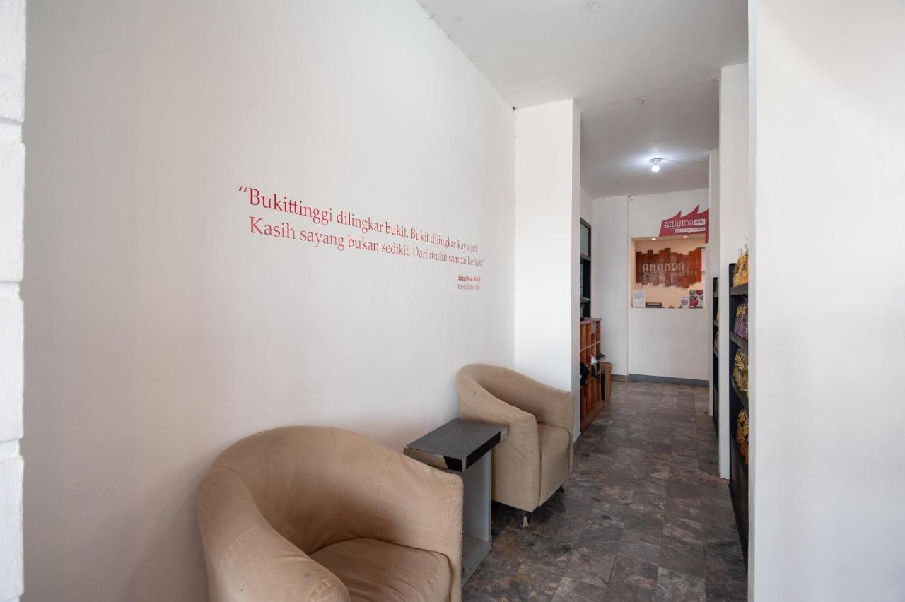 Urbanview Hotel Ananda Syariah By Reddoorz Bukittinggi Exterior foto